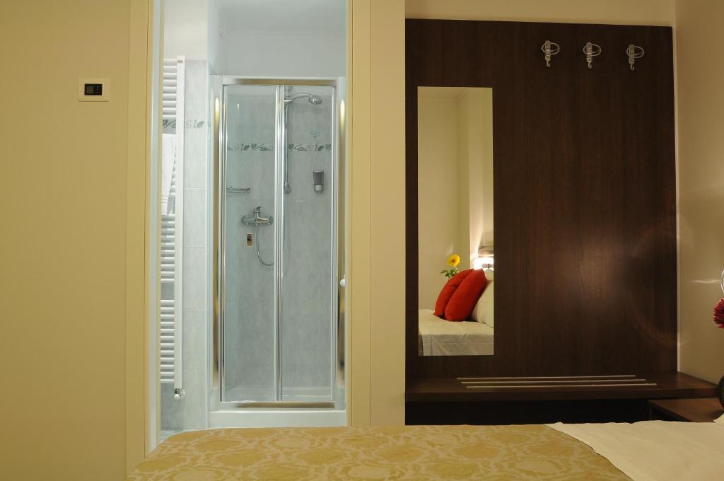 Albergo Leon Bianco Gonàrs מראה חיצוני תמונה