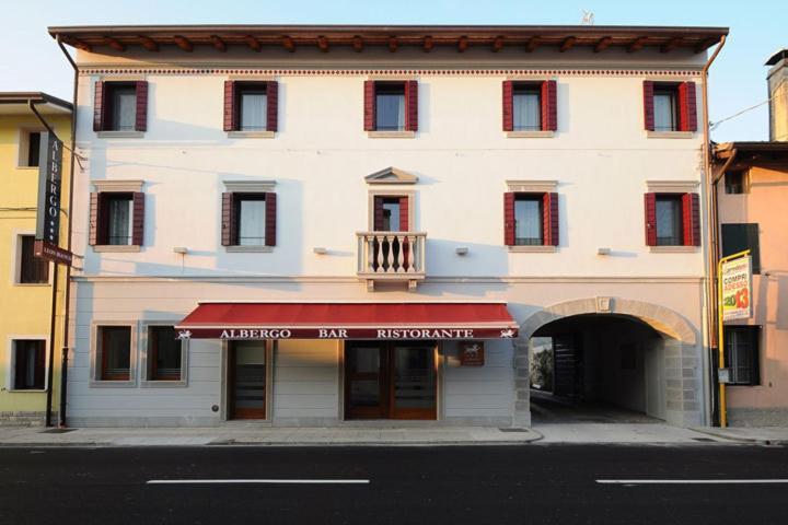 Albergo Leon Bianco Gonàrs מראה חיצוני תמונה
