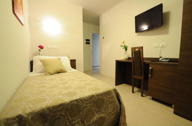 Albergo Leon Bianco Gonàrs מראה חיצוני תמונה
